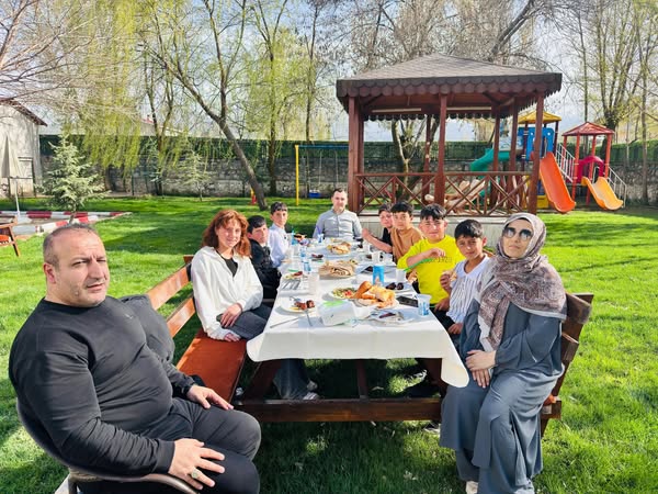 Sayın Kaymakamımız, Kaymakamlık Konutunda Çocuklarımızla Bir Araya Geldi. 